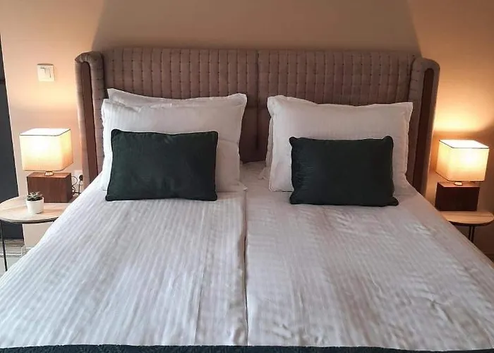 فيلة Bora Vista 1 *